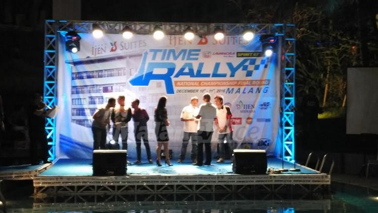 Pengumuman juara Kejurnas Time Rally 2016. (deny)