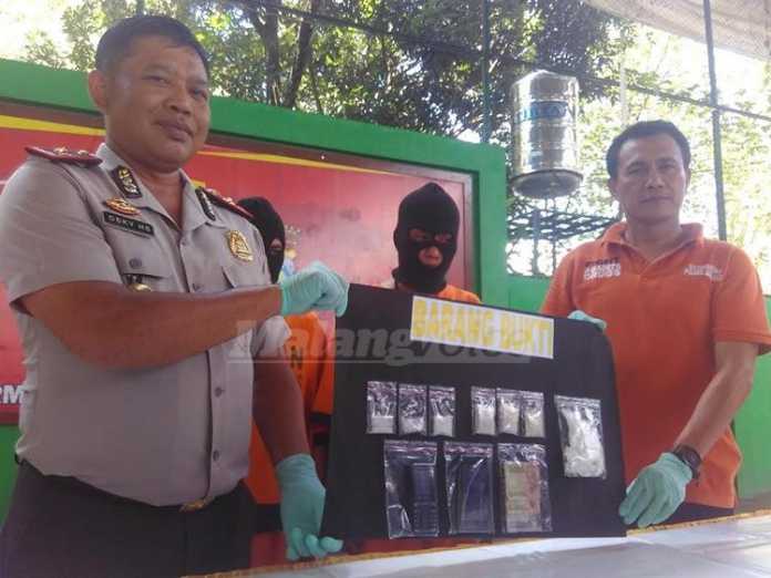 Rilis penangkapan pengedar sabu-sabu di Polres Malang (Tika)