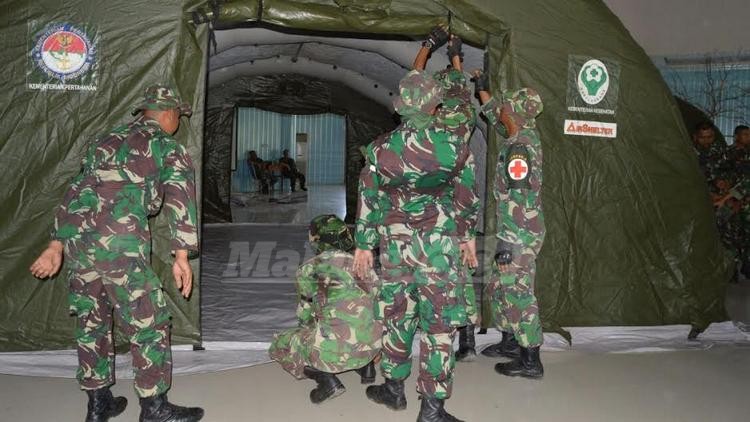 Satgas Kesehatan TNI mendirikan rumah sakit lapangan di Bima (doc. Penerangan Divif 2 Kostrad)
