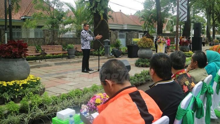 Wali Kota Malang, HM Anton, meresmikan pedestrian Jalan Ijen, Sabtu (31/12).
