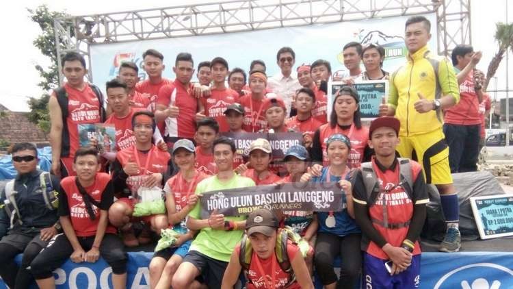 Peserta kebut gunung saat foto bersama di Balai Kota Among Tani.(istimewa)