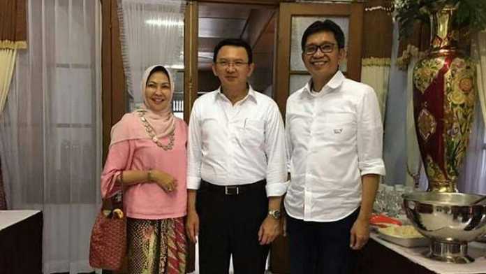 Dewanti Rumpoko bersama suami dan Gubernur DKI nonaktif.(ist)
