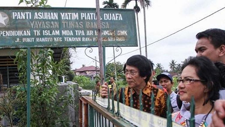 Seto Mulyadi saat mengunjungi Panti (Ft: antaranews.com)