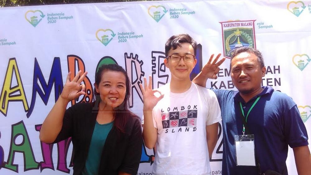 Koota Yoshida (tengah) saat berkunjung ke TPA Talangagung, Kepanjen (Tika)