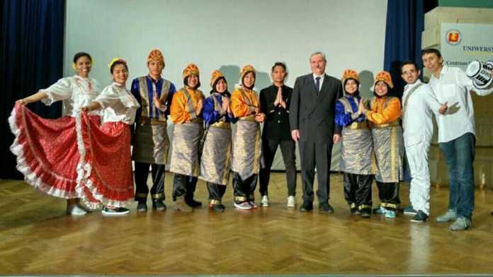 Mahasiswa Indonesia di Polandia. (foto: Biro Pers Polandia)