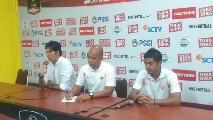 Pelatih Persija Jakarta, Stefano Cugurra Teco dan Bambang Pamungkas. (deny)