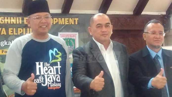 Rendra Kresna bersama Pelatih Persekam Metro FC, Raja Isa. (deny)