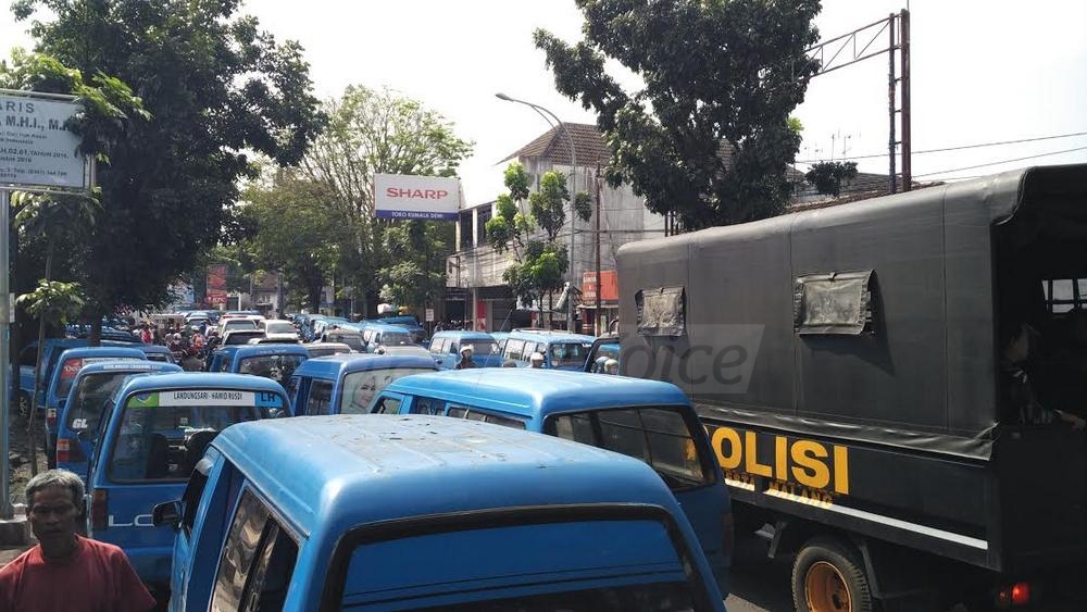 Protes Transportasi Online, Ribuan Angkot Mogok Massal Lagi