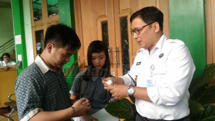 Kepala BNN Kota Malang, AKBP Ir Bambang Sugiharto memberikan sosialisasi mengenai permen dot