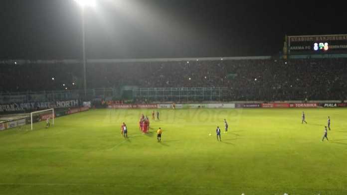 Arema vs Semen Padang FC. (deny)