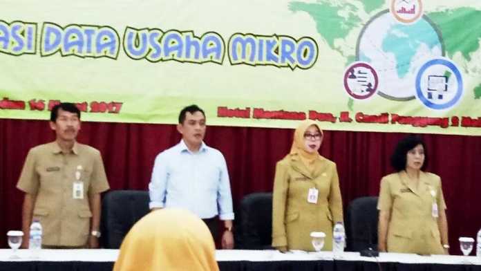 Kepala Dinas Koperasi dan Usaha Mikro Kota Malang, Tri Widyani (dua dari kanan)