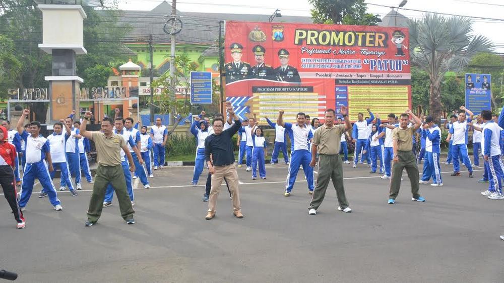 Mantapkan Sinergitas, TNI, Polri dan Forkopimda Olah Raga Bersama di Mapolres Malang Kota