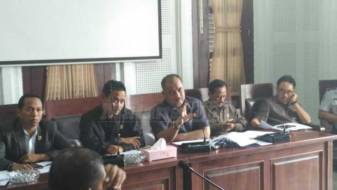 Mediasi sopir angkot dan Komisi C DPRD Kota Malang. (deny)