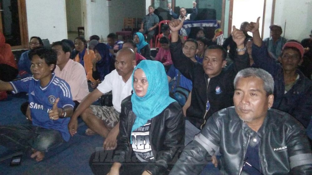 Nobar Arema dan PBFC di Sekretariat Perindo Kota Malang Meriah
