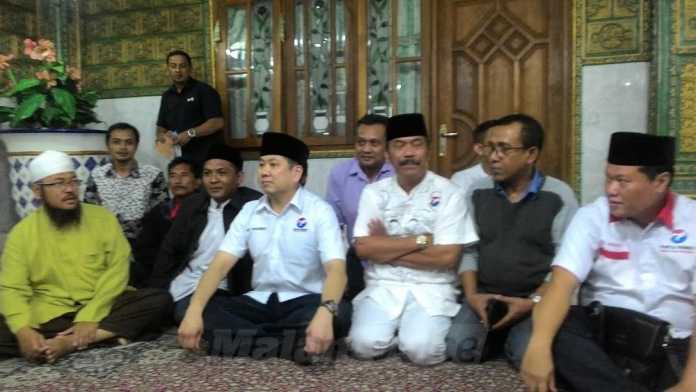 Ketua Umum DPP Perindo, Hary Tanoesoedibjo, saat berkunjung ke Masjid Tiban, Kecamatan Turen, Kabupaten Malang.(Miski)