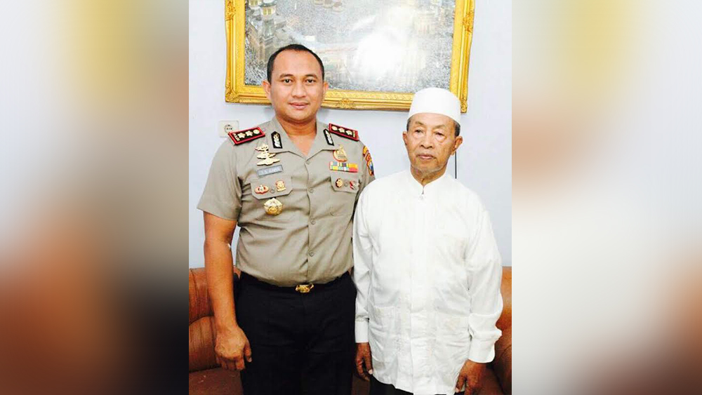 Kapolres Malang, AKBP Yade Setiawan Ujung bersama tokoh ulama Kabupaten Malang, KH Machmud Zubaidi.(ist)