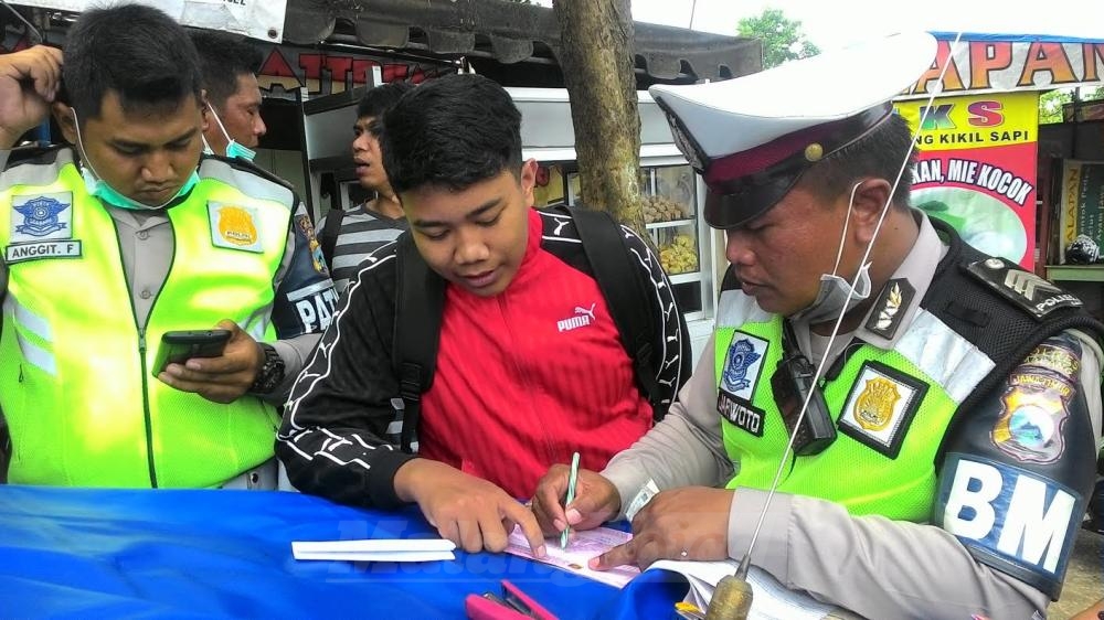 Operasi gabungan Satlantas Polres Malang dan Dishub Kabupaten Malang.(miski)