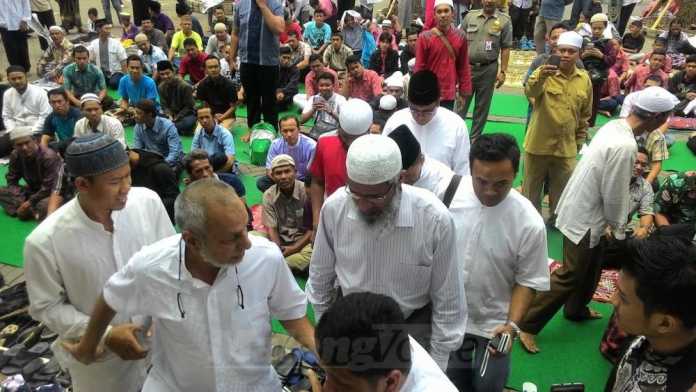 Presiden Islamic Research Foundation (IRF), Dr Zakir Naik, setibanya di Masjid Brigjen Soegiyono.(Miski)