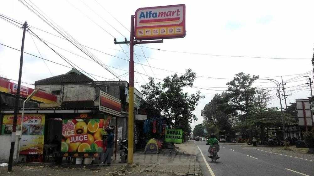 Salah satu mini market yang berdiri di Kabupaten Malang.(Miski)
