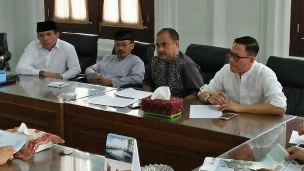 Rapat anggota Komisi C bersama para camat Kota Malang. (istimewa)
