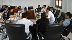 Rapat anggota Komisi C bersama para camat Kota Malang. (istimewa)