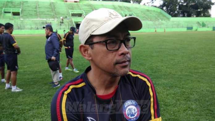 Pelatih Arema FC Aji Santoso. (deny)