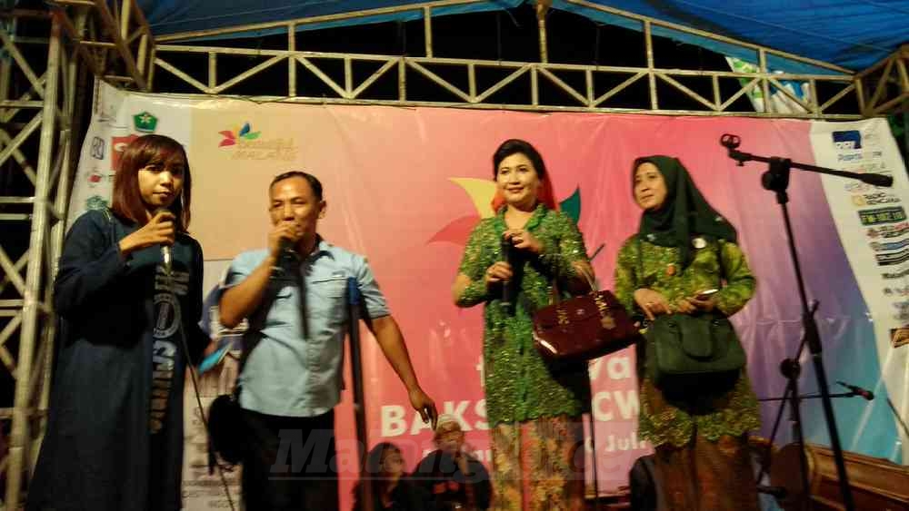 Kepala Dinas Pariwisata dan Kebudayaan Kota Malang, Ida Ayu Made Wahyuni, saat memberi sambutan di FBC. (deny rahmawan)