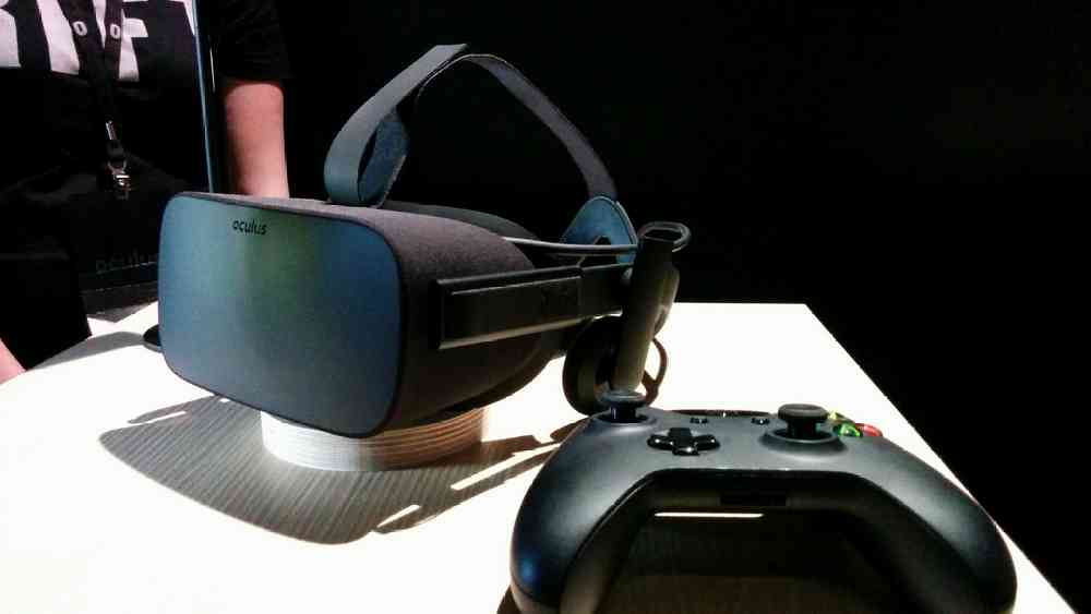 Oculus Rift harganya mencapai 5 Juta Rupiah (Staticworld.net)
