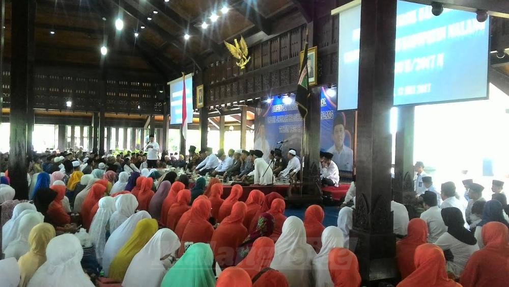 Bupati Malang, Rendra Kresna bersama Forpimda dalam acara bimbingan manasik haji massal, di Pendopo Kabupaten Malang.(miski)