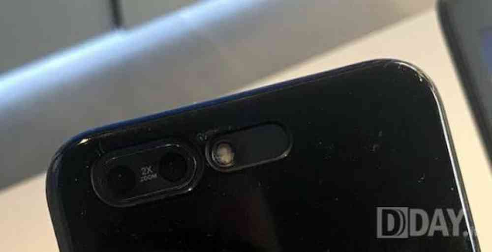 Asus Zenfone 4 Pro punya fitur dual camera. (Phonearena.com)