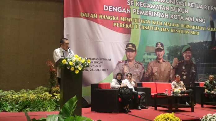 Wali Kota Malang, HM Anton, mengajak Ketua RT dan RW bersama sukseskan pembangunan. (Bagian Humas Pemkot Malang)