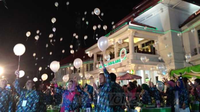 Pelepasan balon asa menandai pembukaan Welcome Dinner Rakernas Apeksi di Kota Malang. (Muhammad Choirul)
