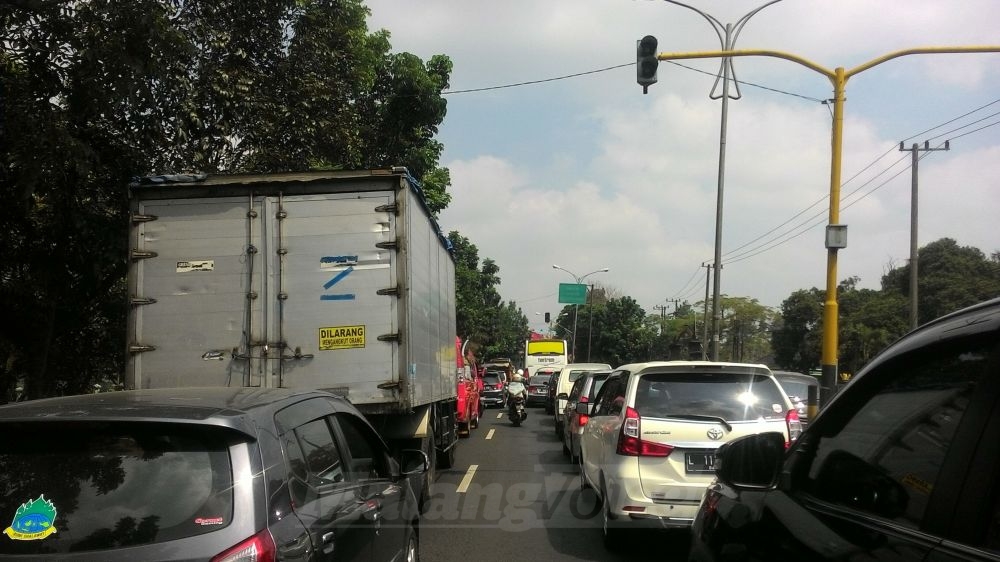 Kemacetan di sepanjang jalan Singosari, Kabupaten Malang.(Miski)