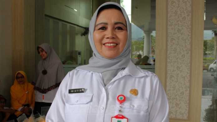 Kepala Dinas Pendidikan Kota Batu, Dra Mistin M.Pd. (Aziz Ramadani)