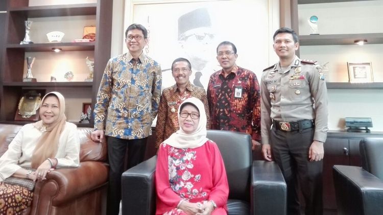 Ibunda Presiden Joko Widodo, Sujiatmi Notomihardjo di Balai Kota Among Tani.(istimewa)