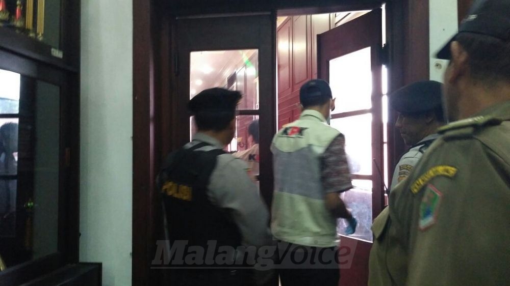 BREAKING NEWS: Balai Kota Malang Digeledah KPK