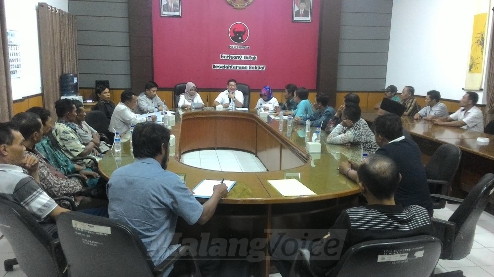 Kades Bocek Diduga Korupsi, Warga Wadul ke Dewan