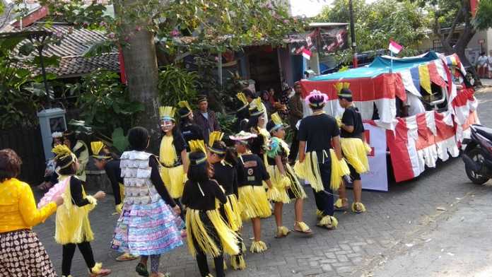 Karnaval 17-an warga RW 7 Lesanpuro, Kedung Kandang. (istimewa)
