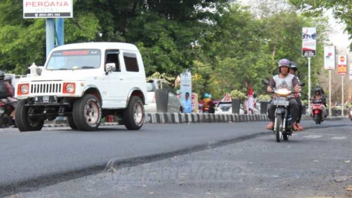 Kondisi pengaspalan di Jalan Panglima Sudirman Kota Batu. (Aziz Ramadani)