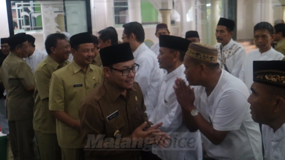 Wakil Wali Kota Malang, Sutiaji, melepas Calon Jemaah Haji Korpri Kota Malang.