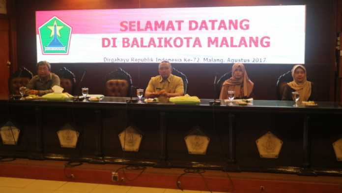 Publikasi indikator makro Kota Malang sebagai referensi untuk perencanaan kebijakan tahun 2017. (Bagian Humas Pemkot Malang)