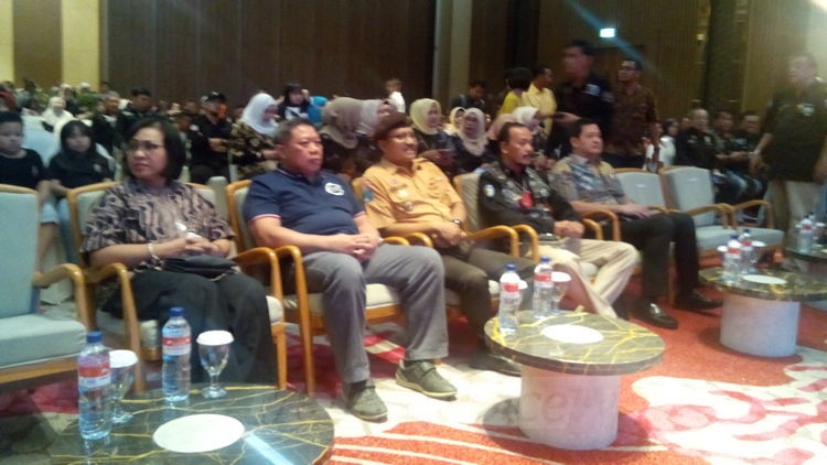 Wagub Jatim Saifullah Yusuf dan Deputi Pencegahan BNN Ali Djohardi menghadiri Jamnas POC Indonesia di Golden Tulip Holland Resort, Kota Batu, Jumat malam (22/9) (Aziz Ramadani)