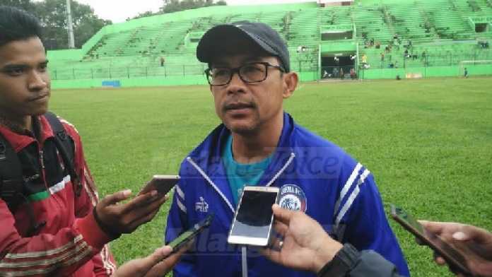 Pelatih Persela Lamongan, Aji Santoso. (deny rahmawan)