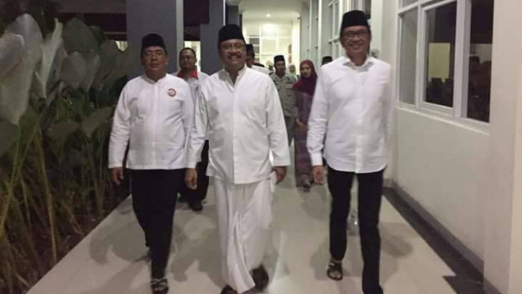 Wali Kota Batu, Eddy Rumpoko bersama Wakil Gubernur Jatim, Syaifullah Yusuf.(Ist)