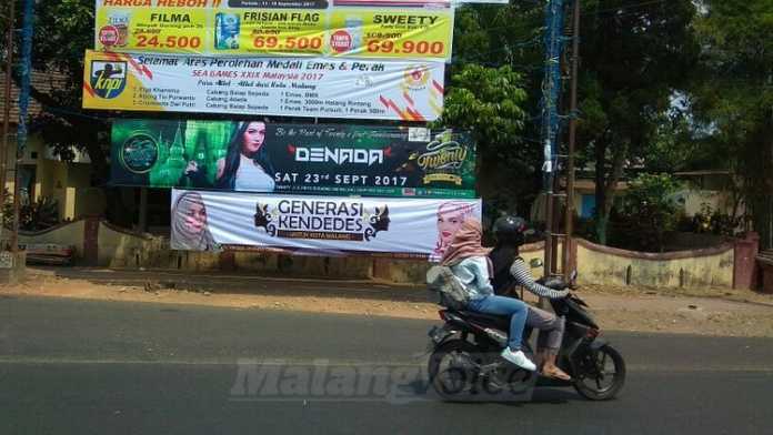 Banner Generasi Kendedes muncul di sejumlah titik Kota Malang. (Muhammad Choirul)