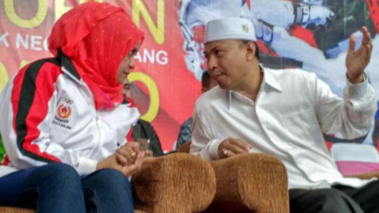 Ketua DPD Partai Perindo Kota Malang, Layli Fitria Liza Min Nelly, bersama Gus Lukman semasa hidup. (Istimewa)