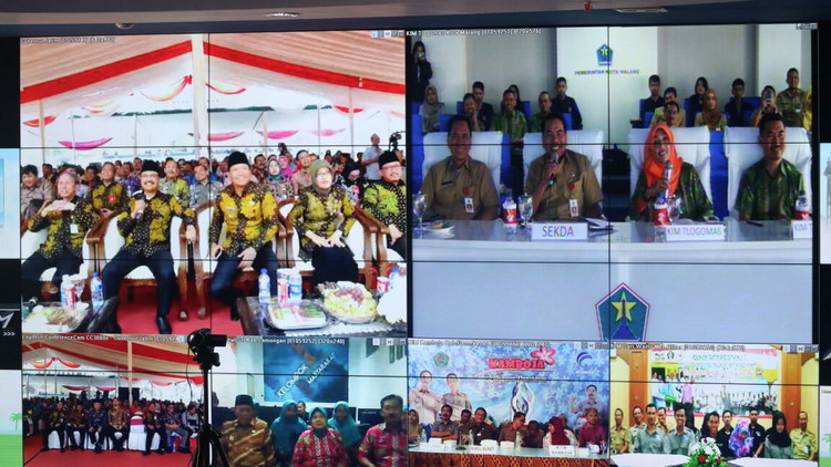 Telekonferensi antara KIM Tlogomas yang mewakili Kota Malang dengan Gus Ipul. (Bagian Humas Pemkot Malang)