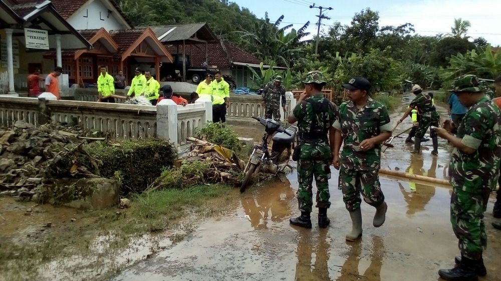 Danrem 083/Bdj Perintahkan Anggota TNI Sigap Bantu Penanganan Bencana Alam