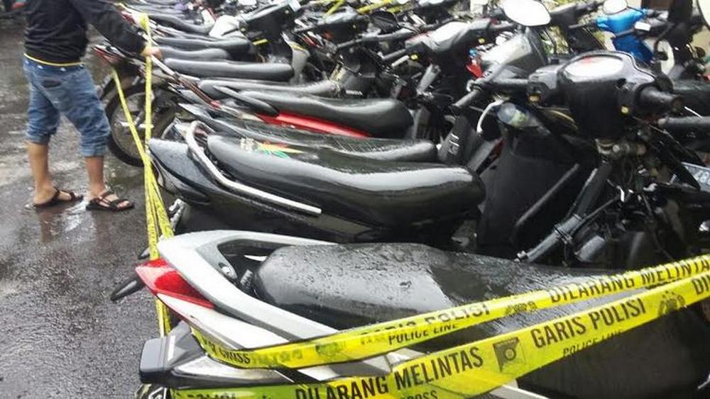 Dijemput Polisi di Pujasera, Ternyata Wanita Ini Pencuri Sepeda