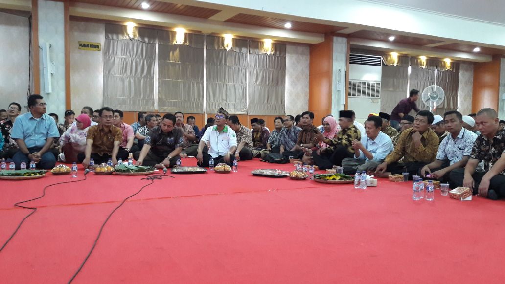 Ketua RW 23 Kampung Glintung, Bambang Irianto, memukau ribuan peserta sarasehan Proklim bebas banjir Kota Tangerang. (Istimewa)